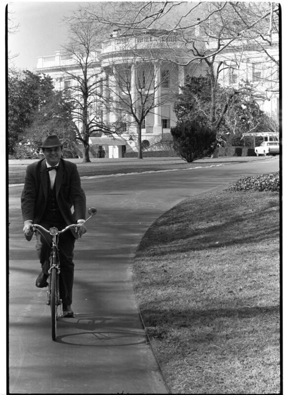 Image courtesy of the LBJ Library, Audio/Visual Archives Collection, Photograph No. 8870-8